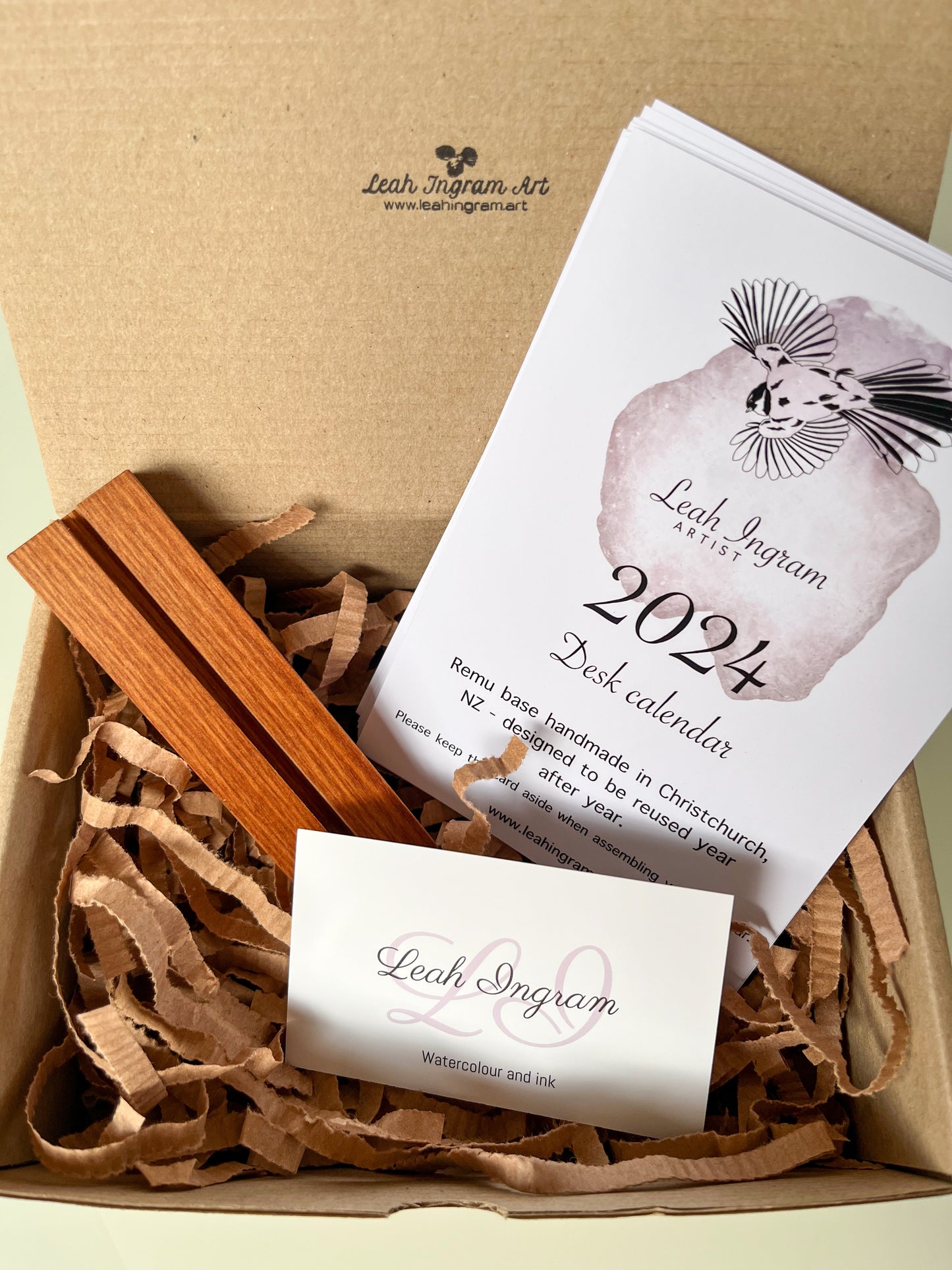 2024 Birds Desk Calendar