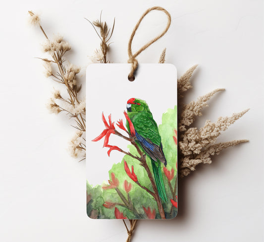 Kākāriki on Harakeke Gift Tag